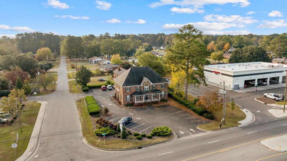 More Photos Of 706 N Berkeley Blvd, Goldsboro Freestanding For Sale