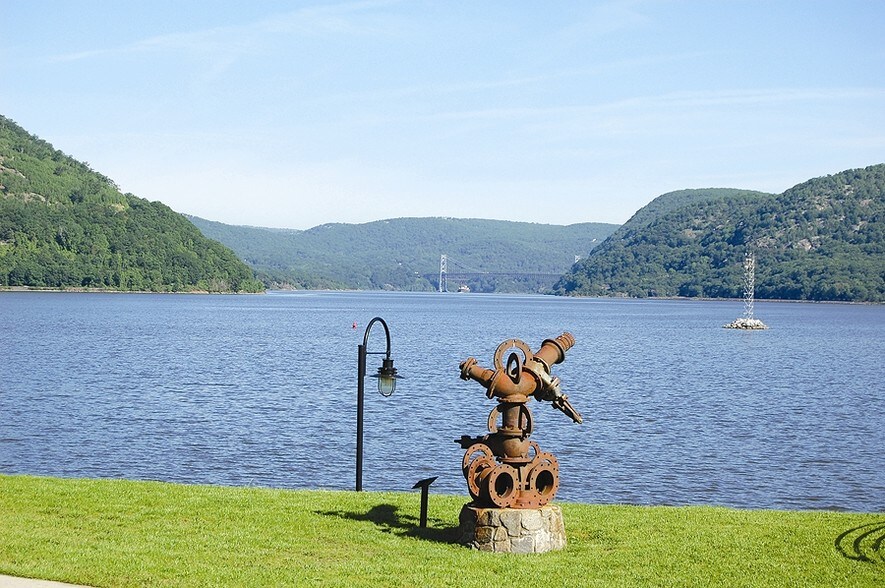 More Photos Of 8 John Walsh Blvd, Peekskill Office For Lease