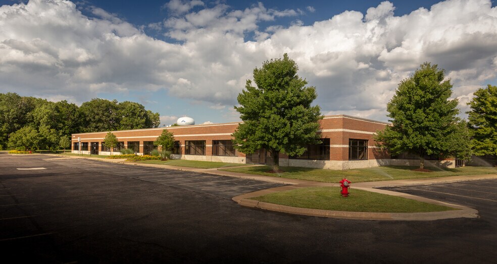 More Photos Of 39300 W 12 Mile Rd, Farmington Hills Office For Sale