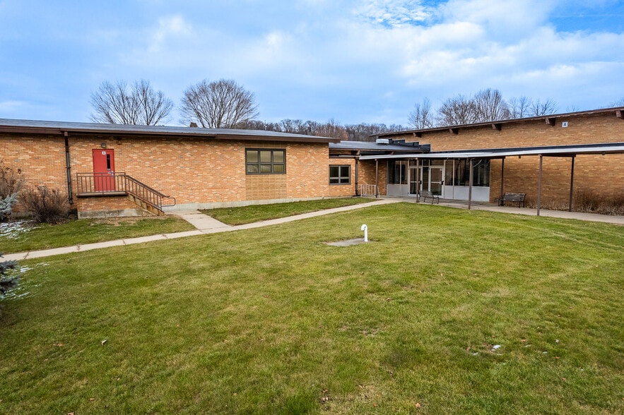 More Photos Of S5864 State Highway 23, Loganville Light Distribution For Sale