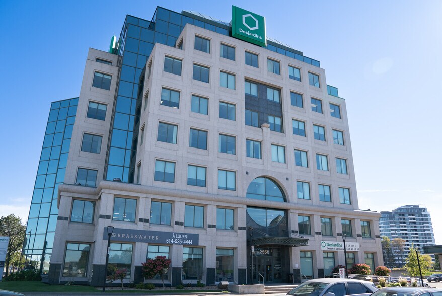 More Photos Of 2550 Boul Daniel-Johnson, Laval Office For Lease