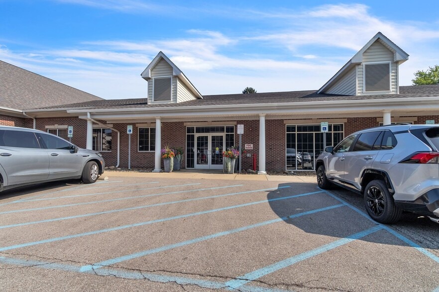 More Photos Of 10995 Allisonville Rd, Fishers Medical For Lease