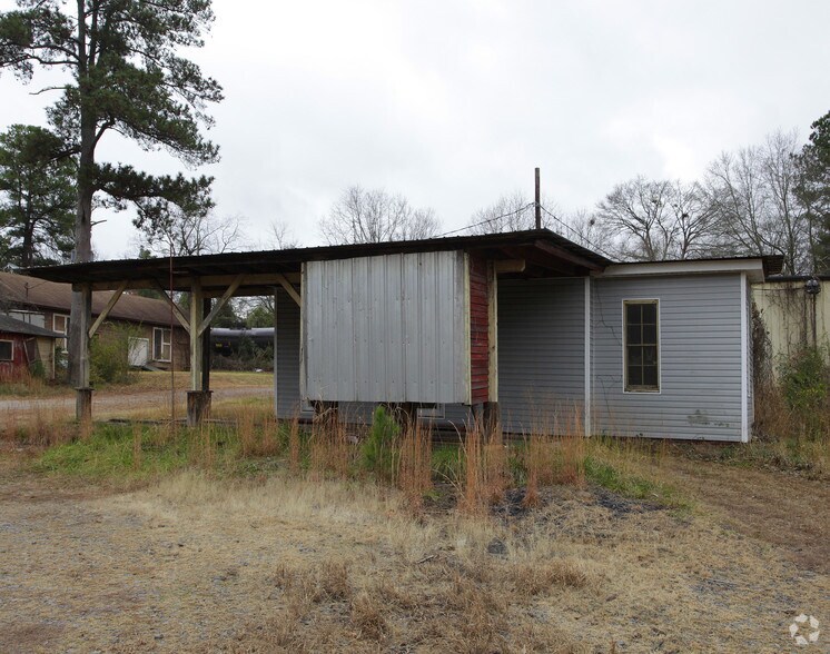 More Photos Of 320 N Aycock St, Carrollton Office For Sale