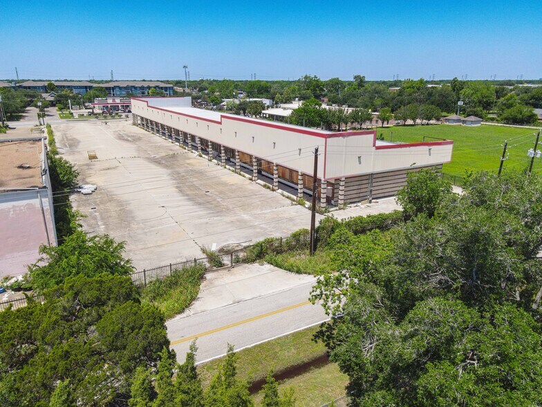 More Photos Of 9433 Wilcrest Dr, Houston Flex For Sale