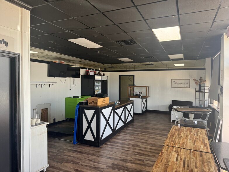 More Photos Of 3701 Southwest Blvd, Fort Worth Restaurant For Lease