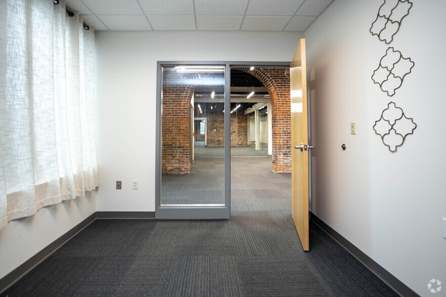 More Photos Of 141 Elm St, Buffalo Apartments For Lease