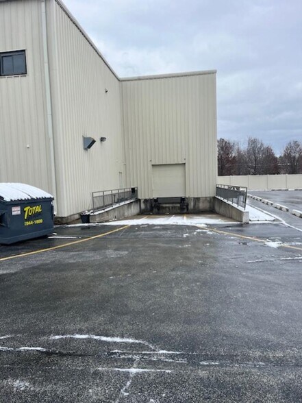 More Photos Of 8365 Wicker Ave, Saint John Department Store For Sale