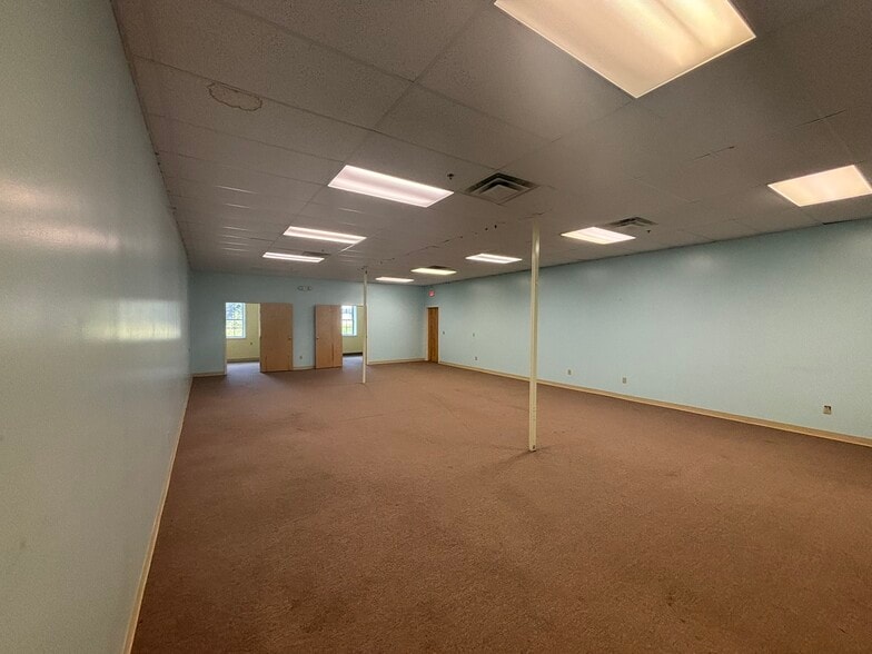 More Photos Of 1010 Stillwater Ave, Bangor Storefront Retail Office For Lease