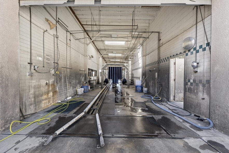 More Photos Of 3706 Highland Ave, Highland Carwash For Sale