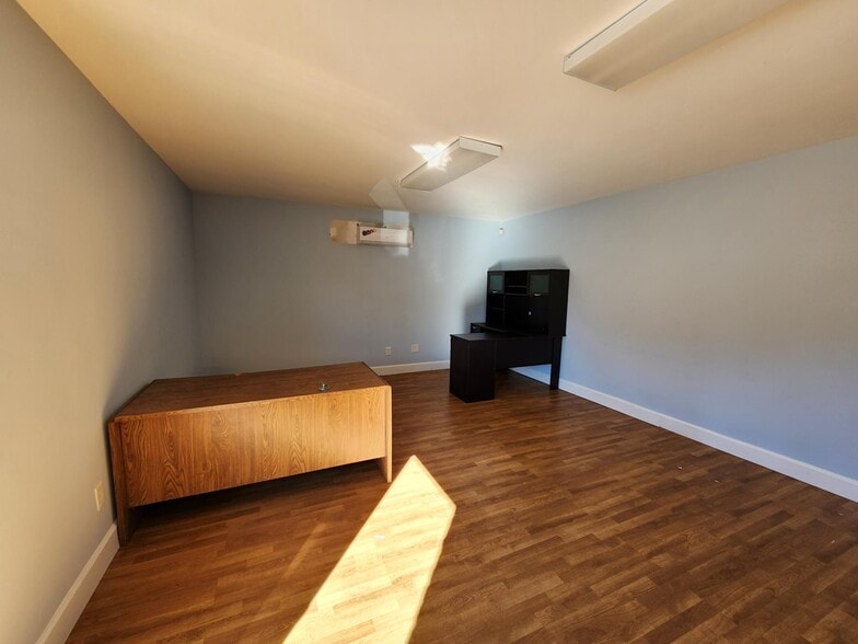 More Photos Of 214 Bullsboro Dr, Newnan Fast Food For Lease