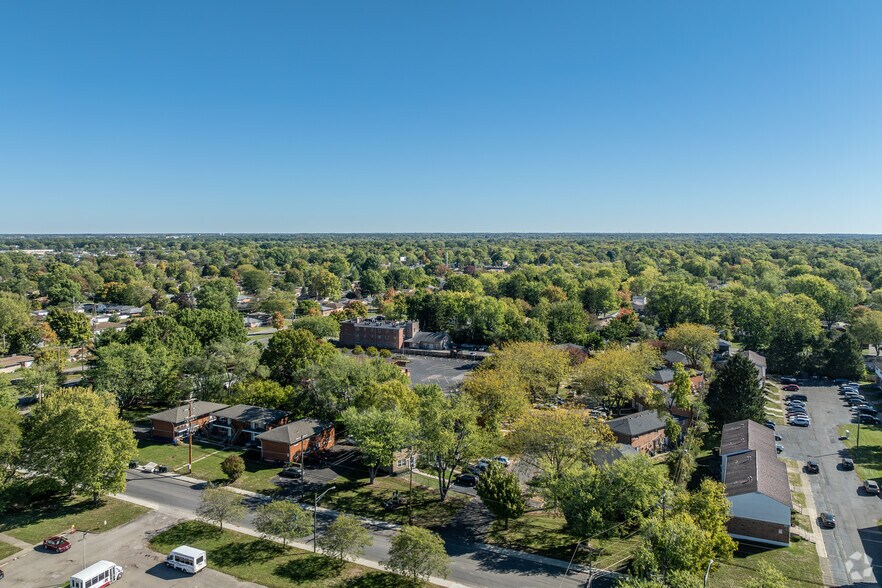 More Photos Of 1462 Elaine Rd, Columbus Apartments For Sale