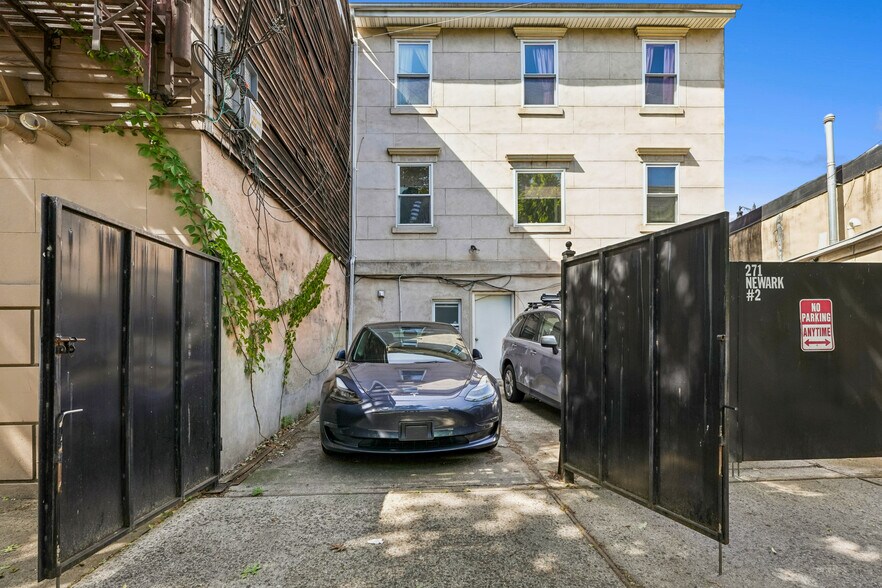 More Photos Of 271 Newark Ave, Jersey City Storefront Retail Residential For Sale