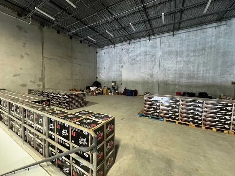 More Photos Of 8565 W 44th Ave, Hialeah Warehouse For Lease
