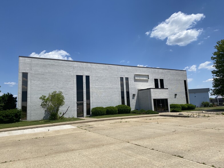 Primary Photo Of 1318 S Johanson Rd, Bartonville Office For Lease
