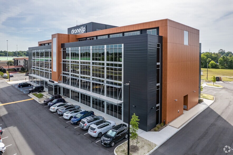 More Photos Of 160 Newtown Rd, Virginia Beach Office For Lease