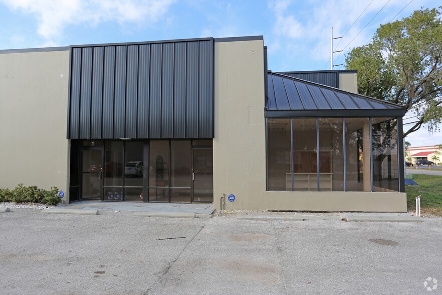More Photos Of 201 E Douglas Rd, Oldsmar Warehouse For Lease