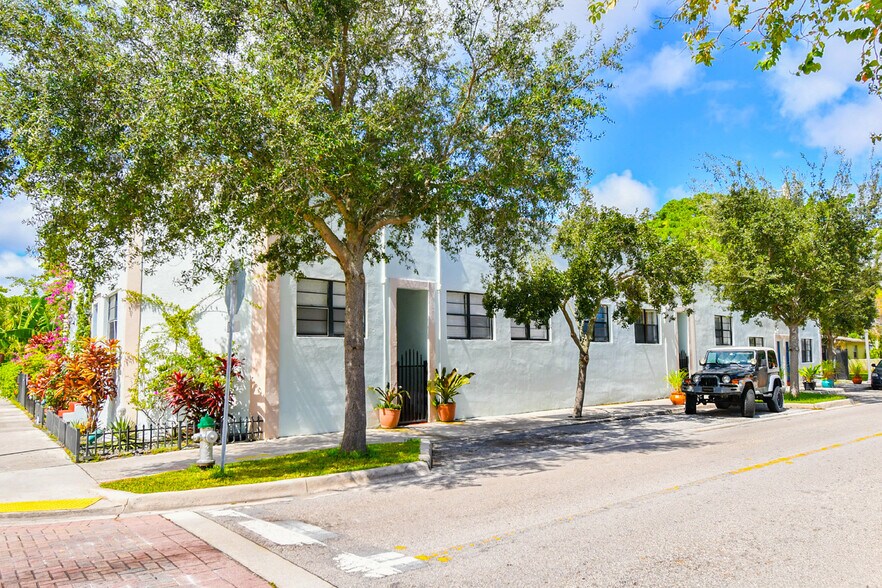More Photos Of 1801 Spruce Ave, West Palm Beach Apartments For Sale