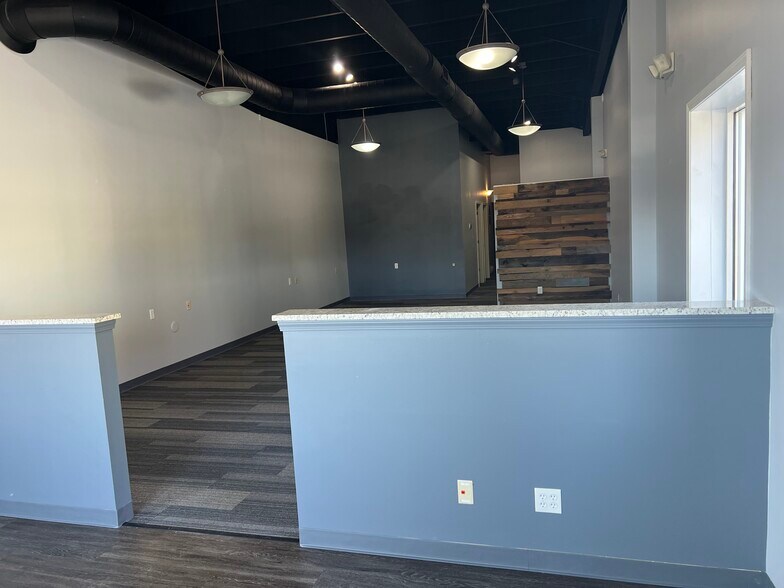 More Photos Of 250 S Main St, Brooklyn Freestanding For Lease