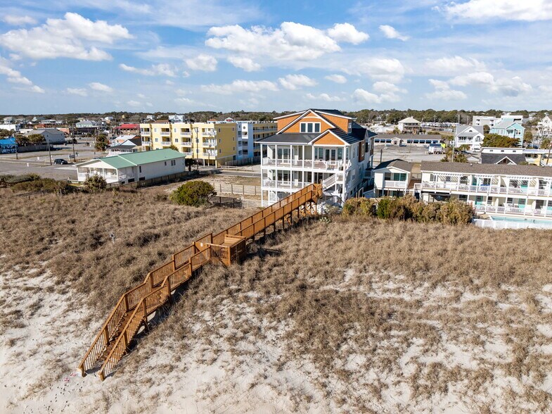 More Photos Of 312 Carolina Beach Ave N, Carolina Beach Office For Sale
