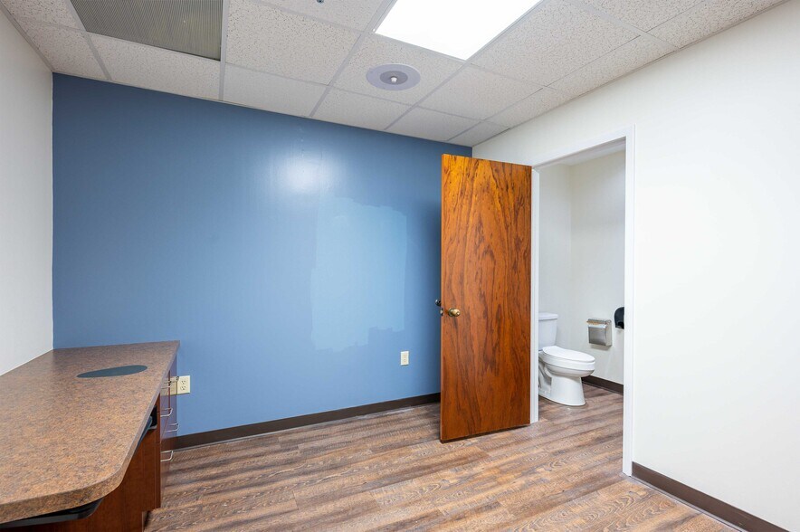 More Photos Of 6719 Gall Blvd, Zephyrhills Medical For Sale