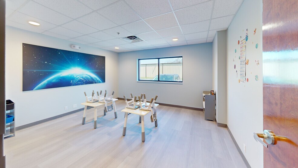 More Photos Of 1920 McKinley Ave, Mishawaka Office For Sale