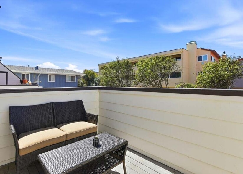 More Photos Of 2340 Palmetto Ave, Pacifica General Retail For Sale