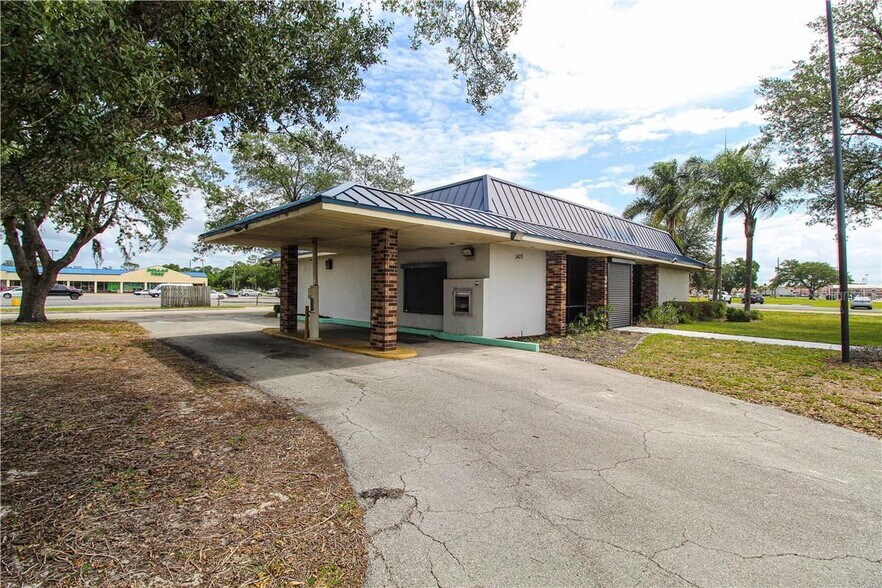 More Photos Of 1409 E Oak St, Arcadia Storefront Retail Office For Sale