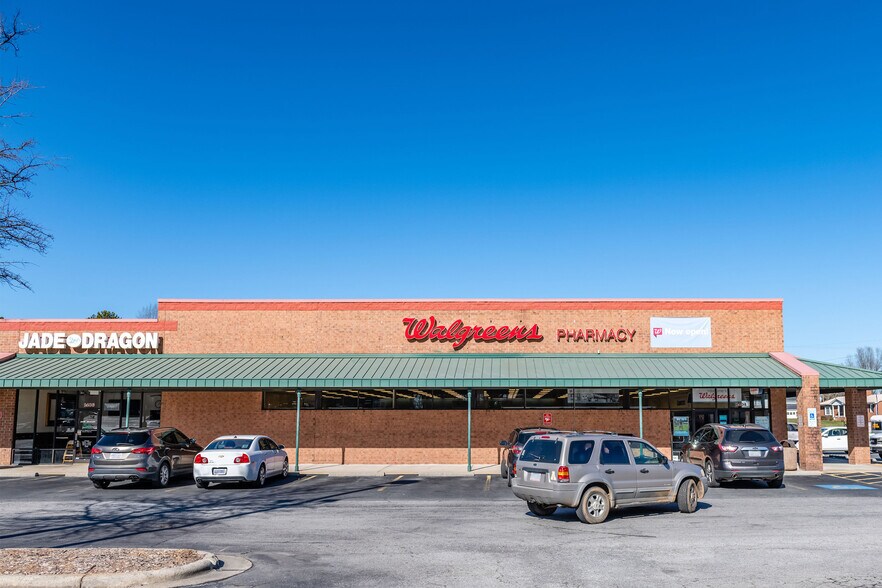 Primary Photo Of 1404-1428 National Hwy, Thomasville Supermarket For Sale