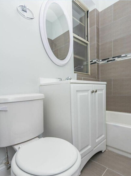 More Photos Of 7816 S Cornell Ave, Chicago Apartments For Sale