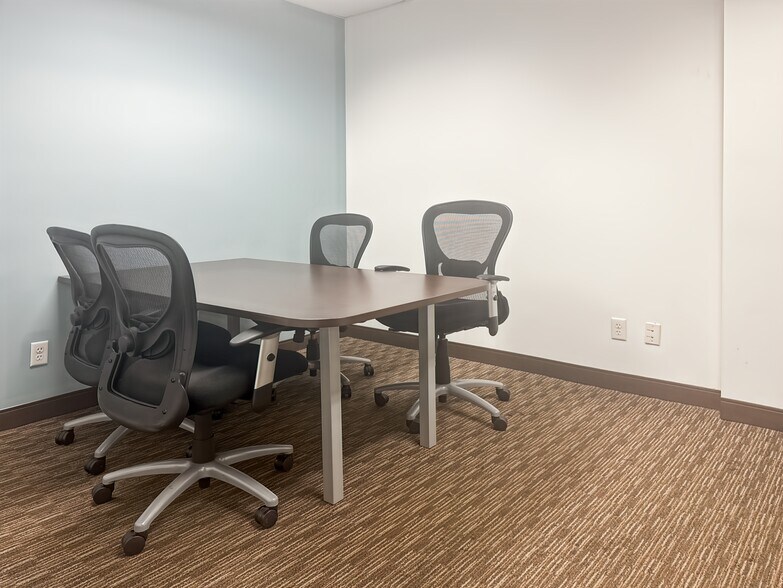 More Photos Of 1715 Indian Wood Cir, Maumee Coworking Space