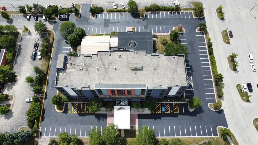 More Photos Of 1851 McConnor Pky, Schaumburg Hotel For Sale