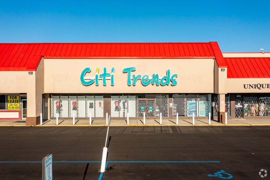 More Photos Of 4813-4945 Clio Rd, Flint Unknown For Lease