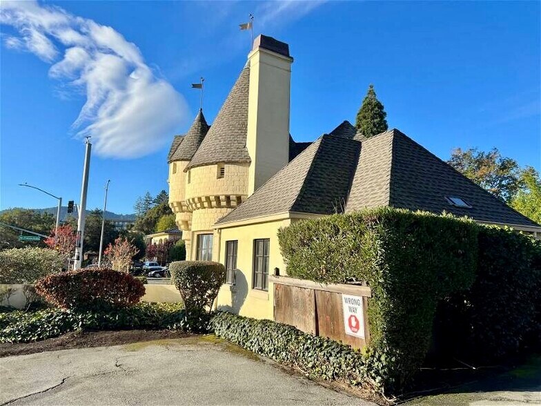 More Photos Of 500 Sir Francis Drake Blvd, Greenbrae Freestanding For Lease