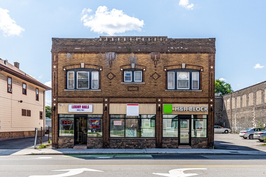 More Photos Of 757 W Main St, Rochester Multifamily For Sale