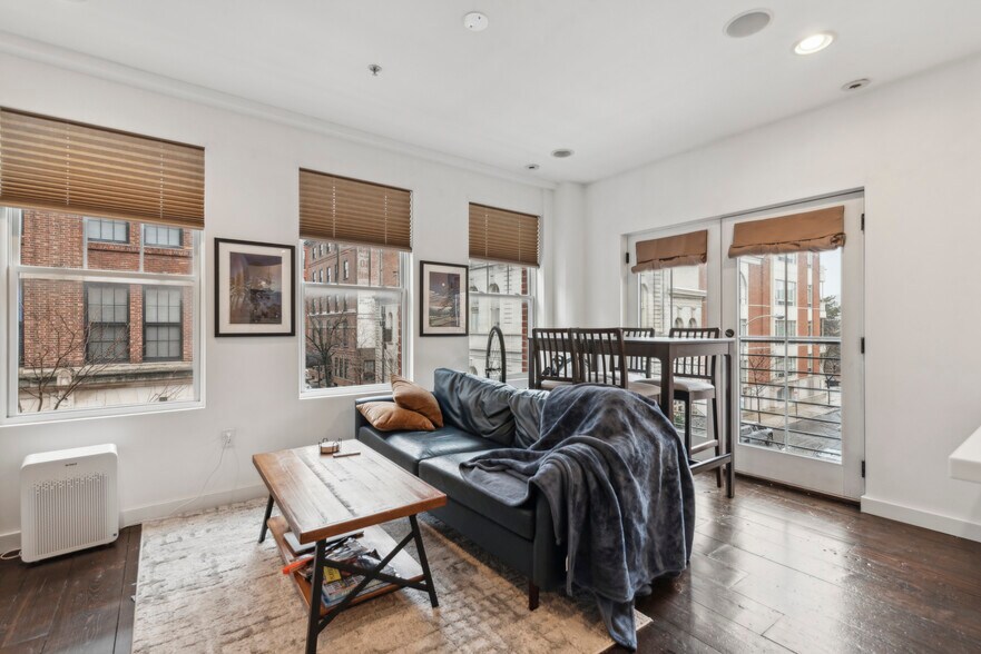 More Photos Of 263 N 3rd St, Philadelphia Apartments For Sale