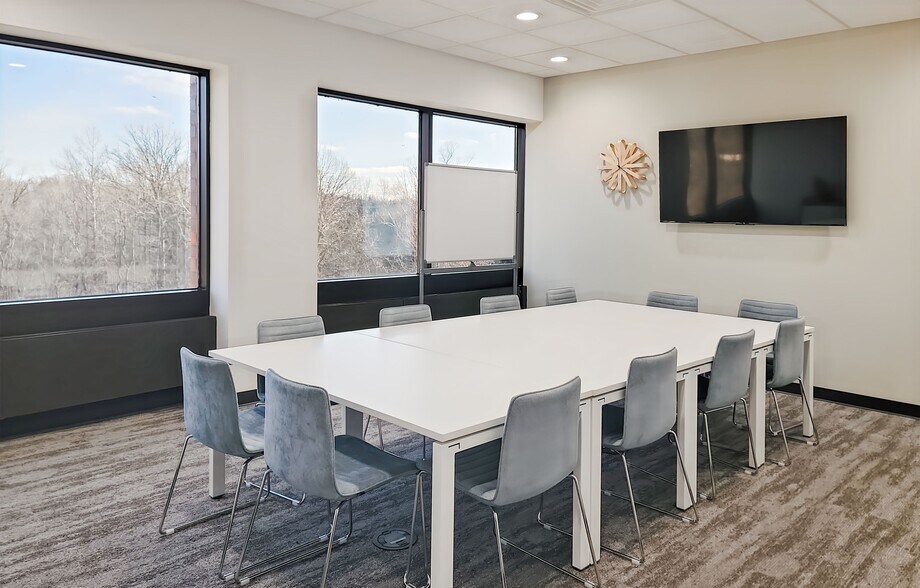 More Photos Of W57N14280 Doerr Way, Cedarburg Office For Lease