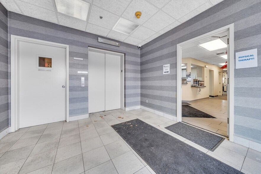 More Photos Of 440 Old Hook Rd, Emerson Medical For Sale