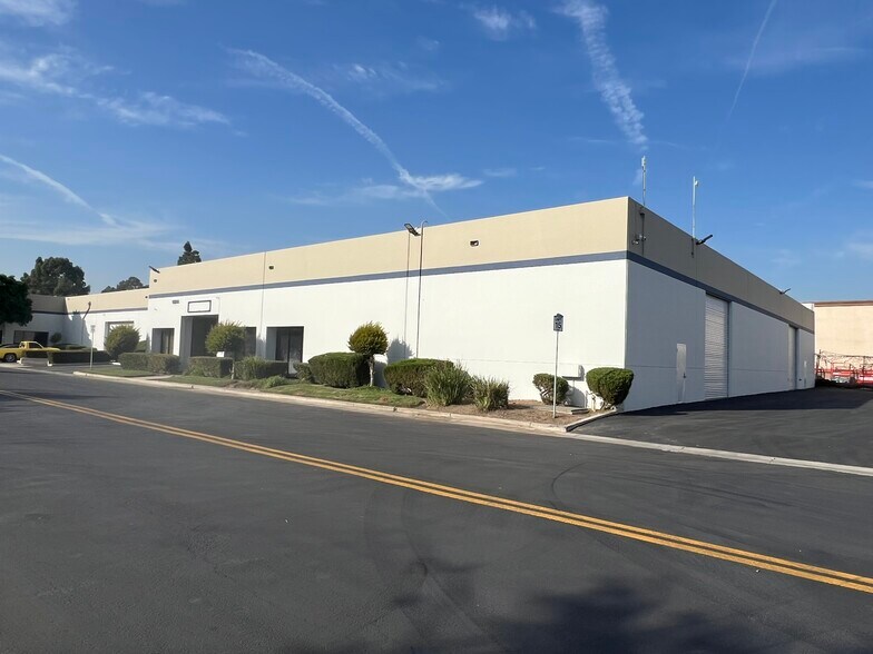 More Photos Of 15930-15962 Downey Ave, Paramount Unknown For Lease