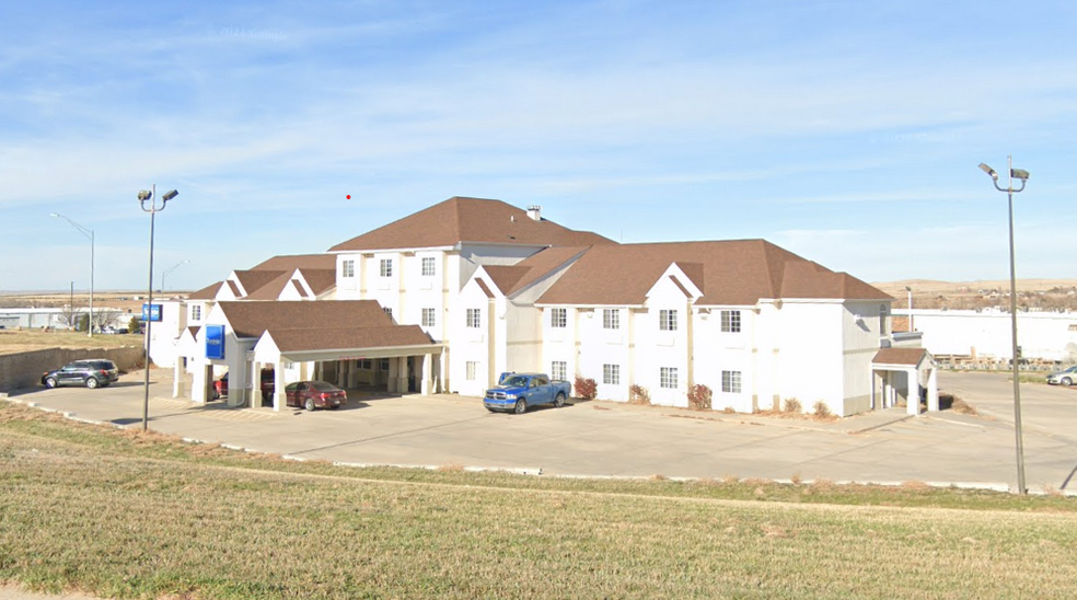 Primary Photo Of 755 Microtel Dr, Chadron Hotel For Sale