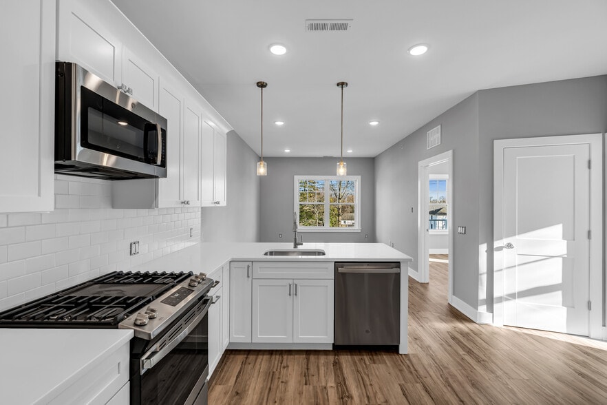 More Photos Of 33 Union Ave, Manasquan Apartments For Sale