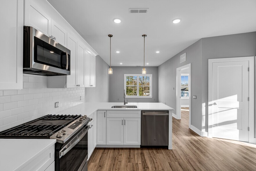 More Photos Of 33 Union Ave, Manasquan Apartments For Sale