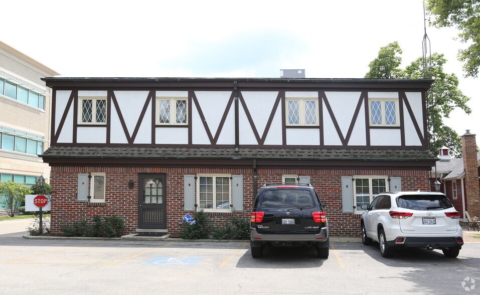 More Photos Of 420 Pennsylvania Ave, Glen Ellyn Medical For Sale