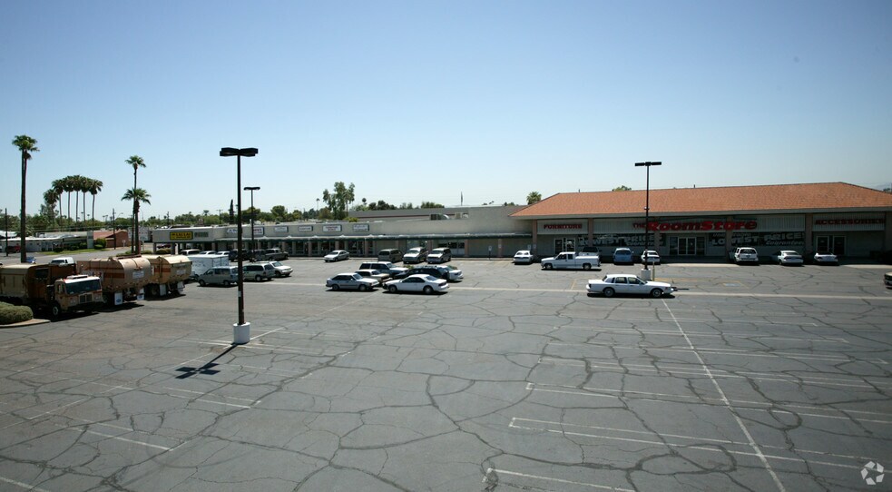 More Photos Of 3515-3559 W Northern Ave, Phoenix General Retail For Lease