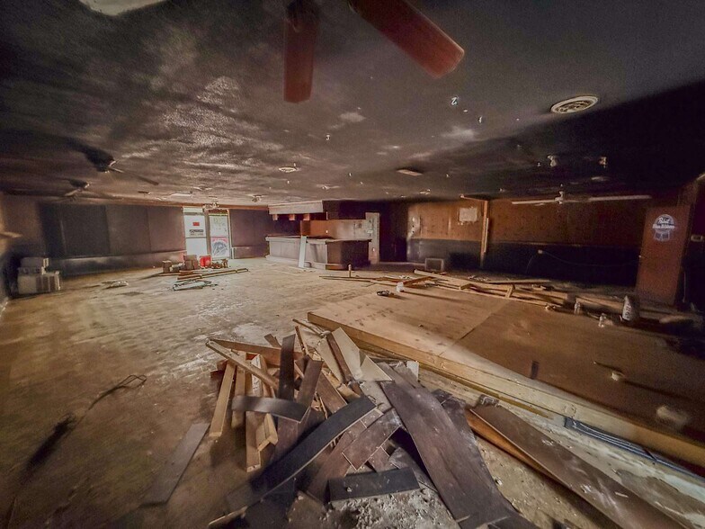 More Photos Of 3116-3118 Bragg Blvd, Fayetteville Bar For Lease