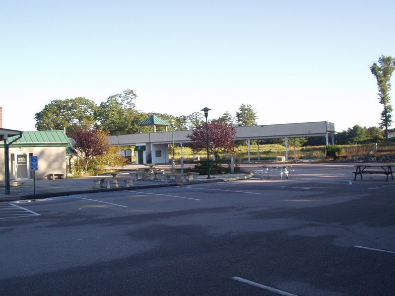 More Photos Of 1300 Fall River Ave, Seekonk Land For Lease