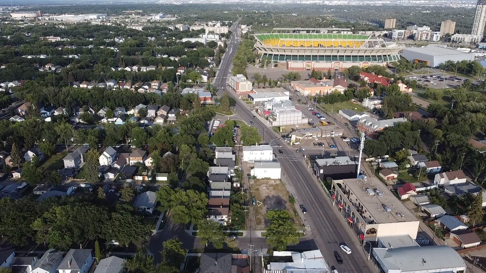 More Photos Of 9210 111th Ave NW, Edmonton Storefront For Sale