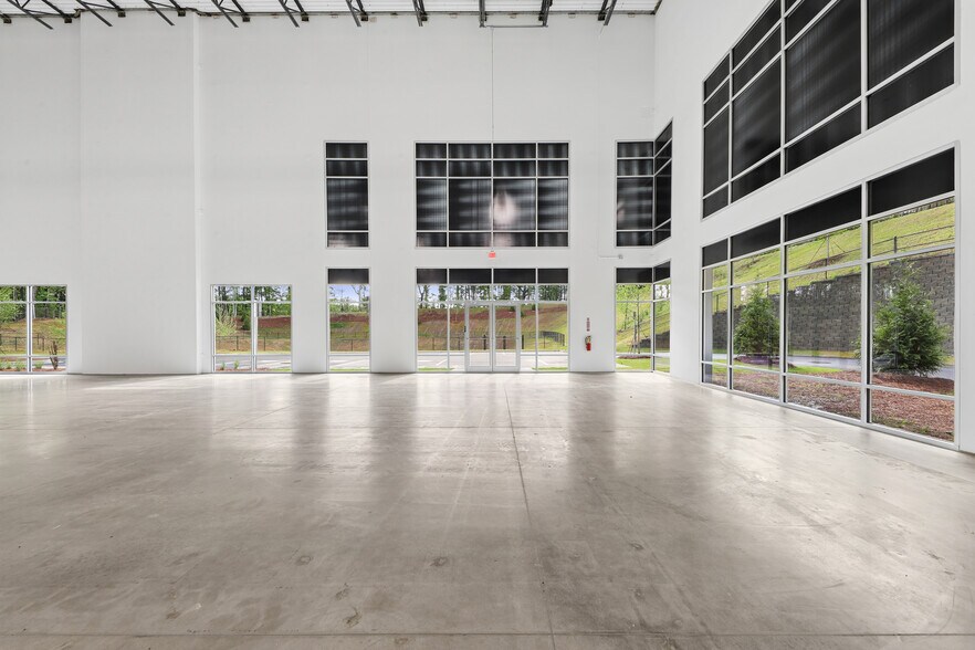 More Photos Of 3945 Gilbert Rd, Atlanta Distribution For Lease