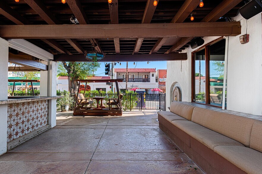 More Photos Of 369 N Palm Canyon Dr, Palm Springs Restaurant For Sale