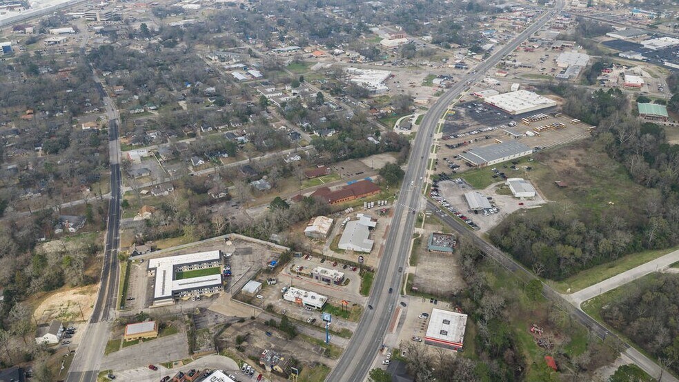 More Photos Of 1006 South Timberland Dr, Lufkin Industrial For Sale