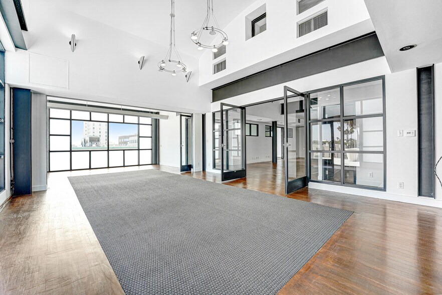 More Photos Of 219-231 Arizona Ave, Santa Monica Loft Creative Space For Lease